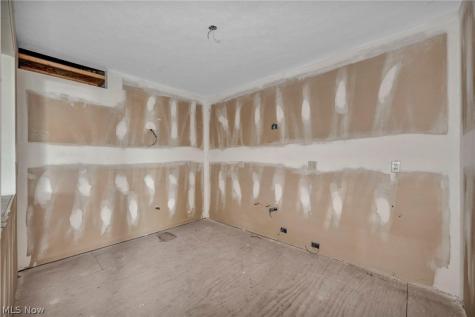 1319 W Erie Avenue Lorain OH 44052