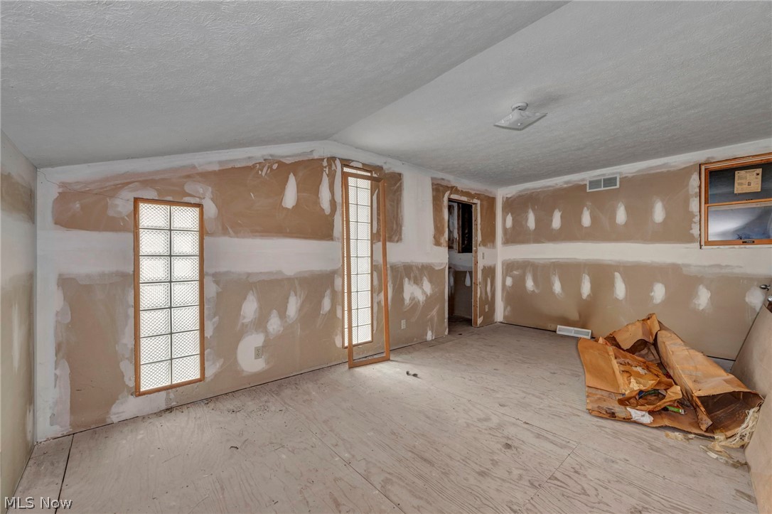 1319 W Erie Avenue Lorain OH 44052