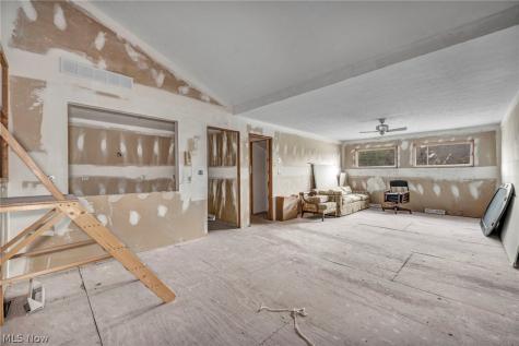 1319 W Erie Avenue Lorain OH 44052