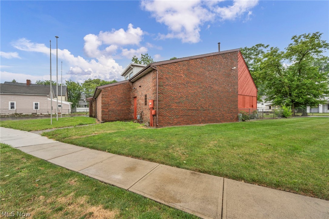 1319 W Erie Avenue Lorain OH 44052