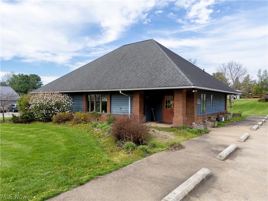 226 E Burwell Avenue Loudonville OH 44842