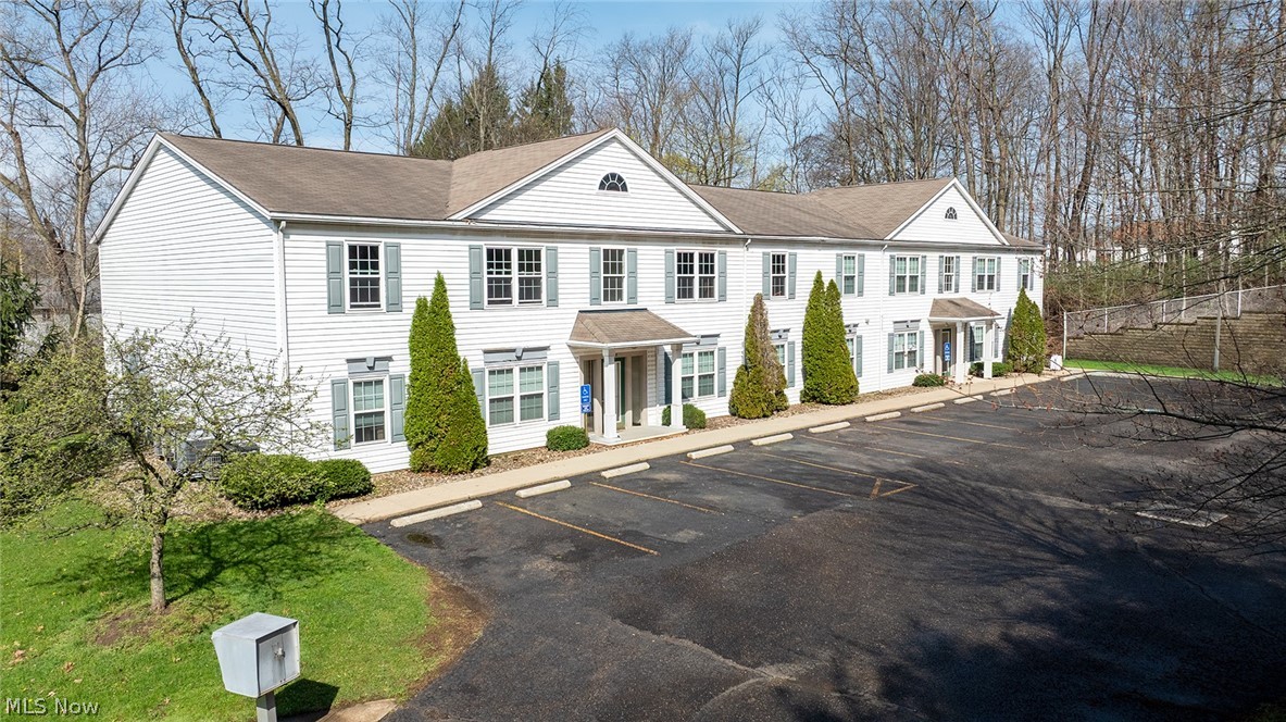 426 Oakwood Wadsworth OH 44281