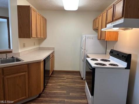 426 Oakwood Wadsworth OH 44281