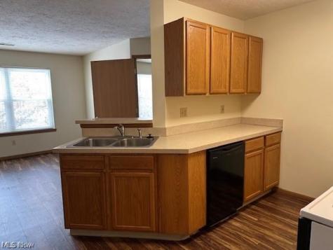 426 Oakwood Wadsworth OH 44281