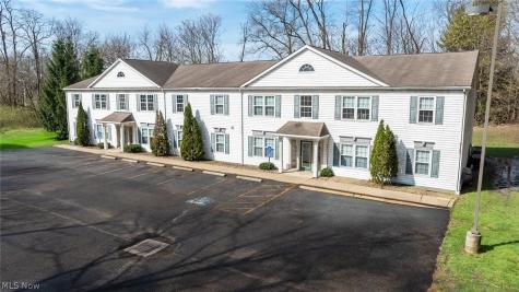 426 Oakwood Wadsworth OH 44281