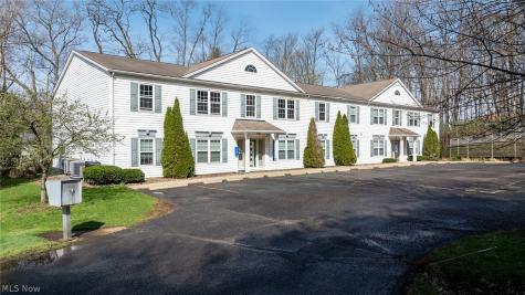 426 Oakwood Wadsworth OH 44281
