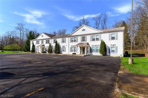 426 Oakwood Wadsworth OH 44281