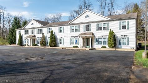426 Oakwood Wadsworth OH 44281