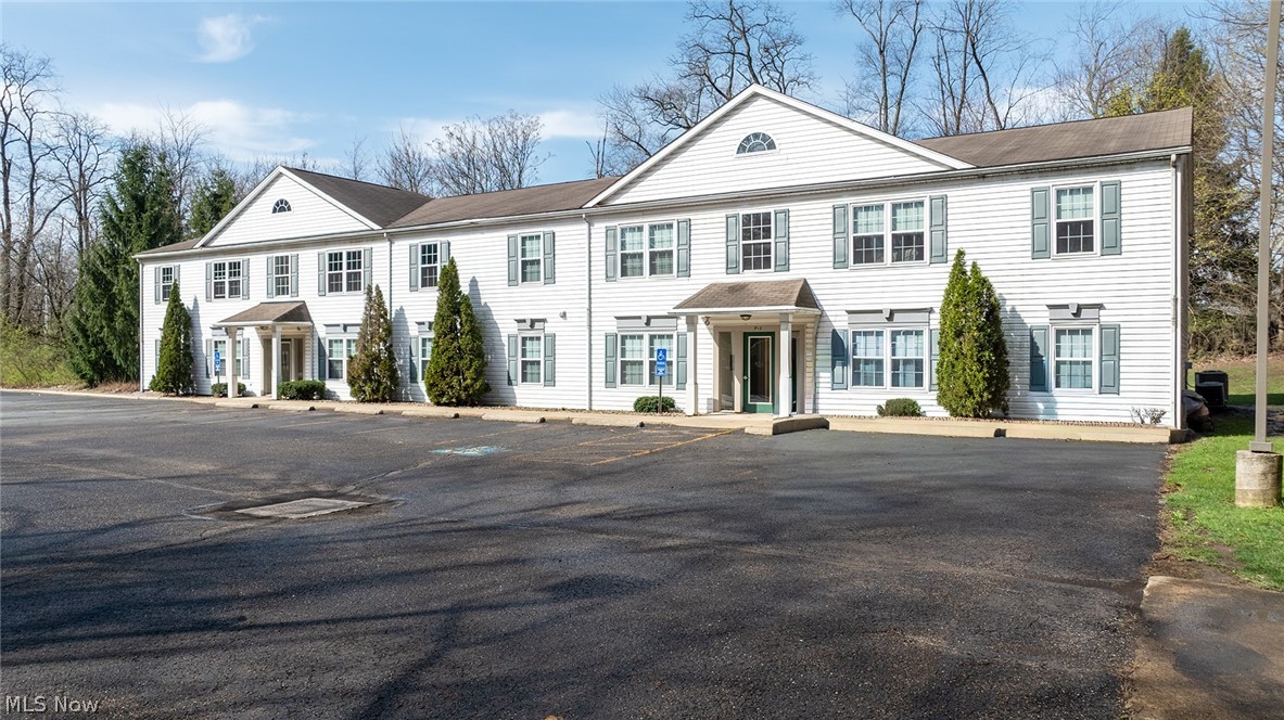 426 Oakwood Wadsworth OH 44281
