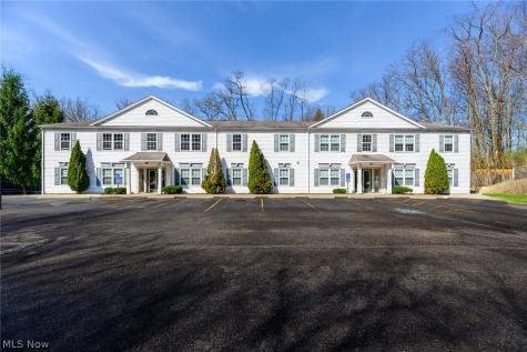 426 Oakwood Wadsworth OH 44281