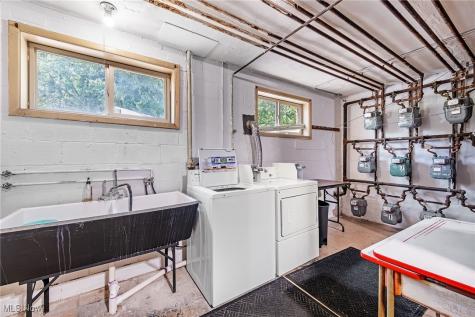 4560 E 104th Street Garfield Heights OH 44125