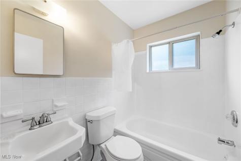 4560 E 104th Street Garfield Heights OH 44125