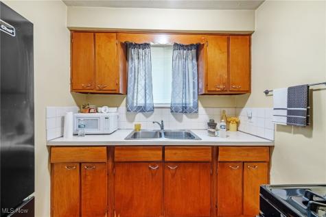 4560 E 104th Street Garfield Heights OH 44125