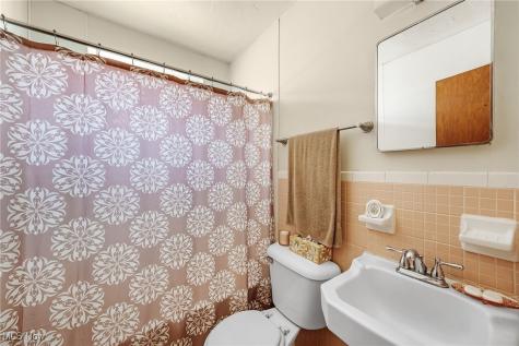 4560 E 104th Street Garfield Heights OH 44125