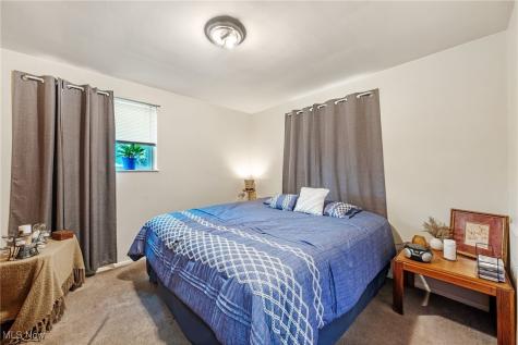 4560 E 104th Street Garfield Heights OH 44125