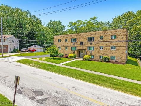 4560 E 104th Street Garfield Heights OH 44125