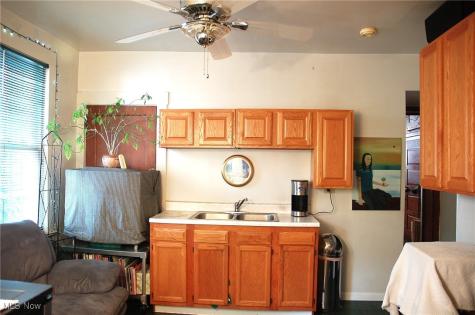 4350 E 71st Street Cleveland OH 44105