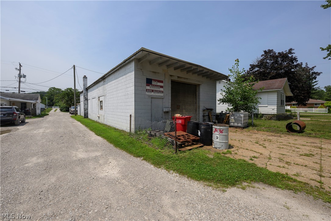 1128 N Main Street Uhrichsville OH 44683