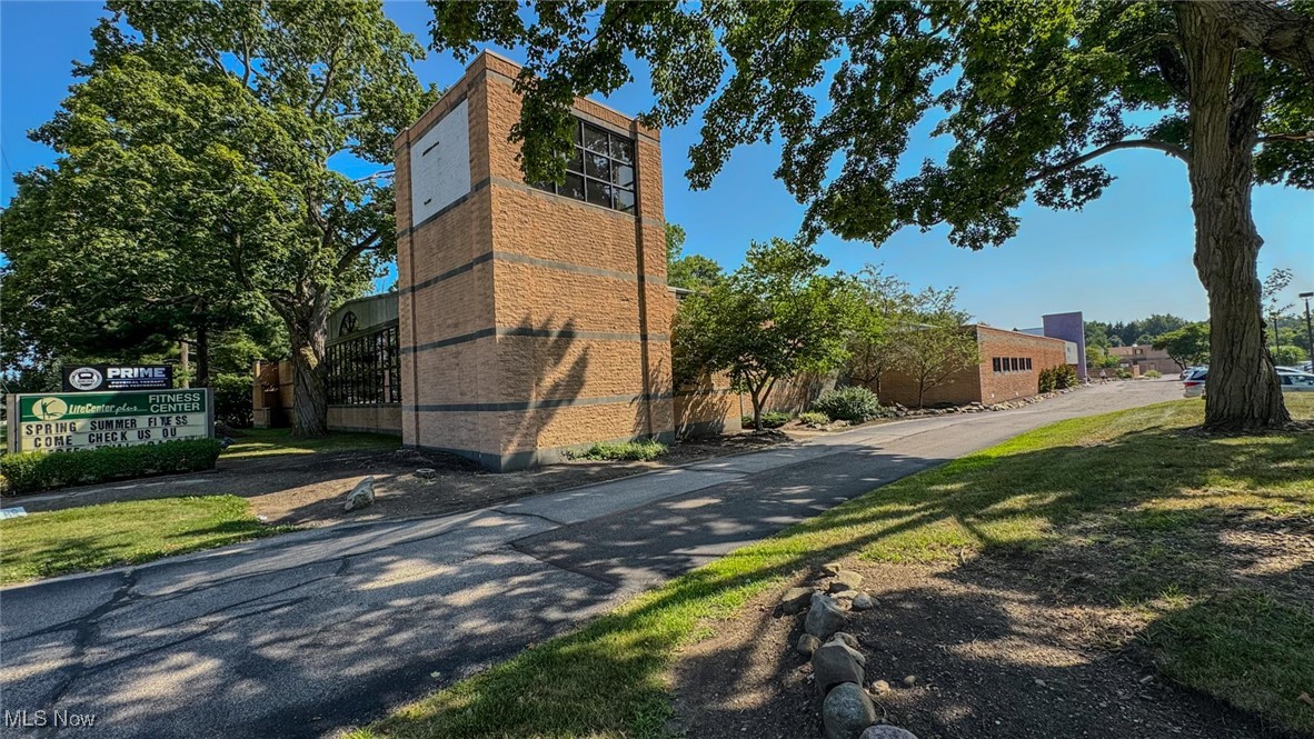 5133 Darrow Road Hudson OH 44236