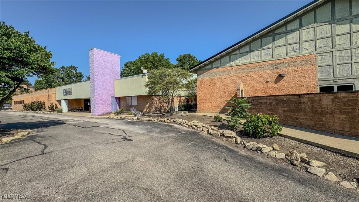5133 Darrow Road Hudson OH 44236