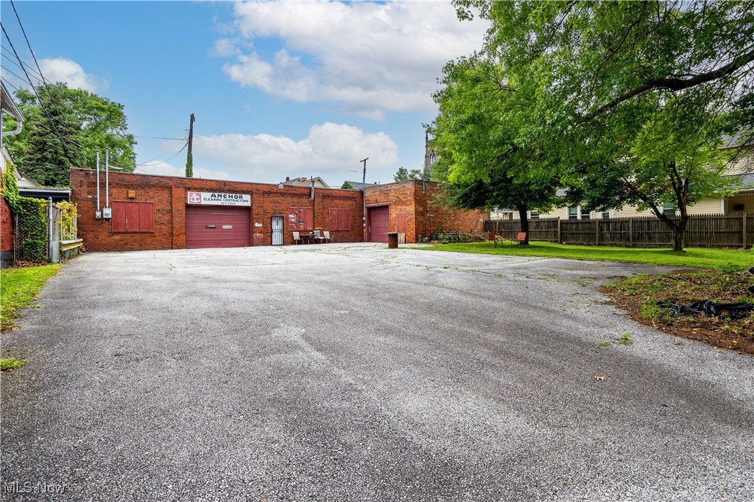 1966 W 52nd Street Cleveland OH 44102