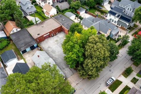 1966 W 52nd Street Cleveland OH 44102