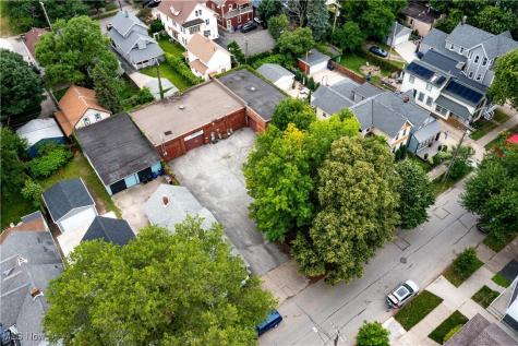 1966 W 52nd Street Cleveland OH 44102