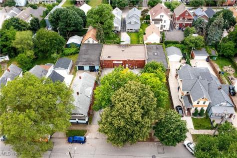 1966 W 52nd Street Cleveland OH 44102