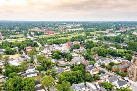 1966 W 52nd Street Cleveland OH 44102