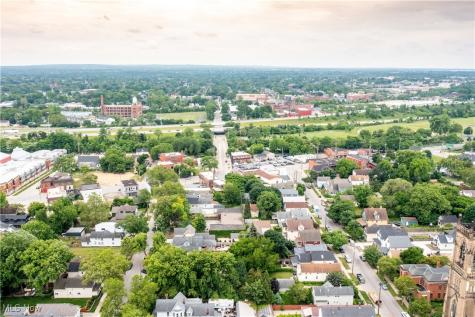 1966 W 52nd Street Cleveland OH 44102