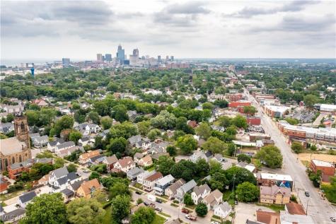 1966 W 52nd Street Cleveland OH 44102