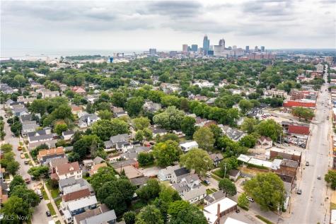 1966 W 52nd Street Cleveland OH 44102