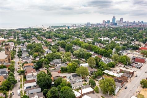 1966 W 52nd Street Cleveland OH 44102