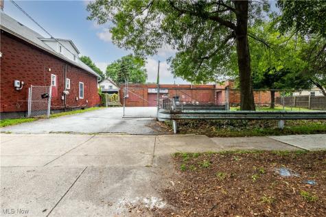 1966 W 52nd Street Cleveland OH 44102