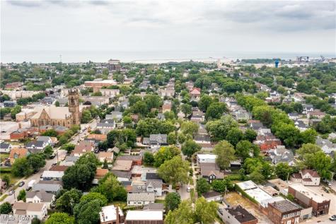 1966 W 52nd Street Cleveland OH 44102