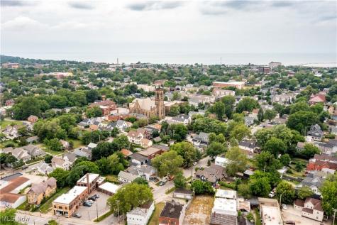 1966 W 52nd Street Cleveland OH 44102