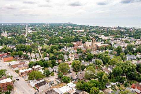 1966 W 52nd Street Cleveland OH 44102