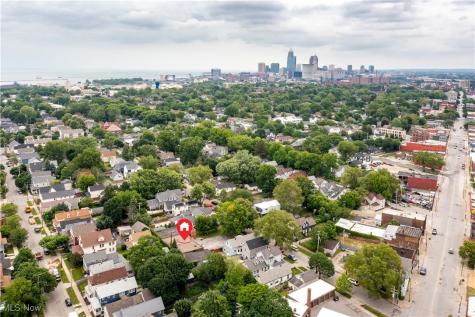 1966 W 52nd Street Cleveland OH 44102