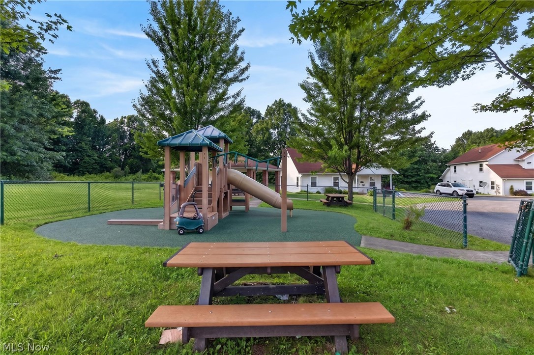 2814 Vestal Road Youngstown OH 44509