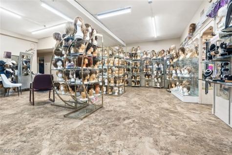 1922 Whipple Avenue NW Canton OH 44708