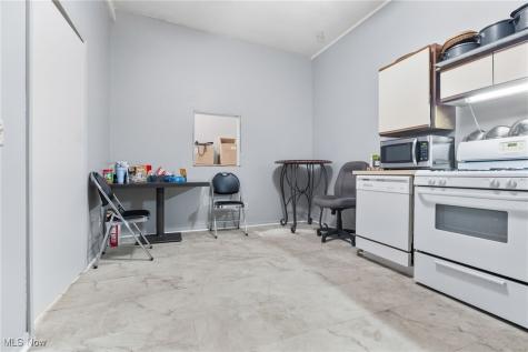 1922 Whipple Avenue NW Canton OH 44708