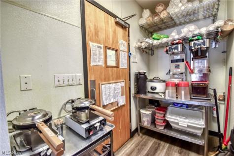 7868 Broadview Road Parma OH 44134