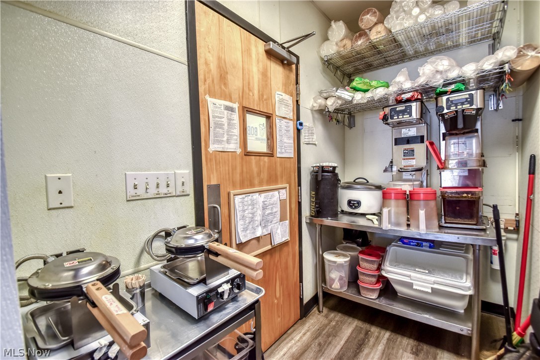 7868 Broadview Road Parma OH 44134