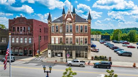 622 Wheeling Avenue Cambridge OH 43725