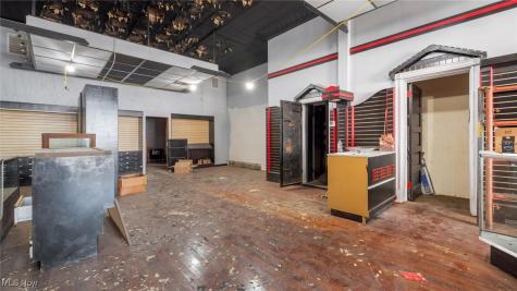 622 Wheeling Avenue Cambridge OH 43725