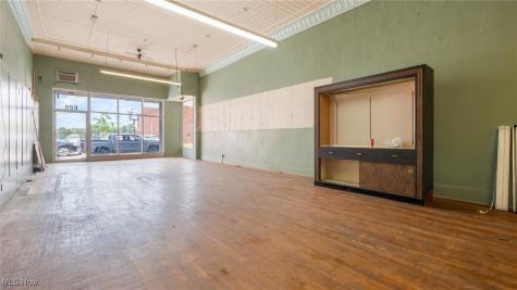 622 Wheeling Avenue Cambridge OH 43725