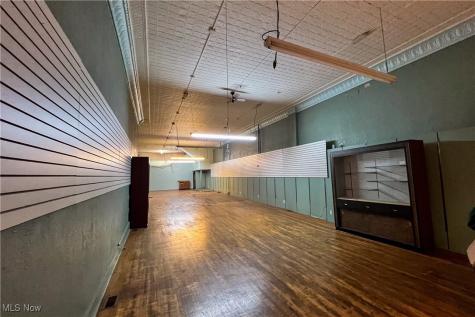 622 Wheeling Avenue Cambridge OH 43725