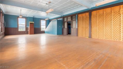 622 Wheeling Avenue Cambridge OH 43725