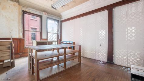 622 Wheeling Avenue Cambridge OH 43725