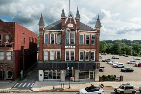 622 Wheeling Avenue Cambridge OH 43725